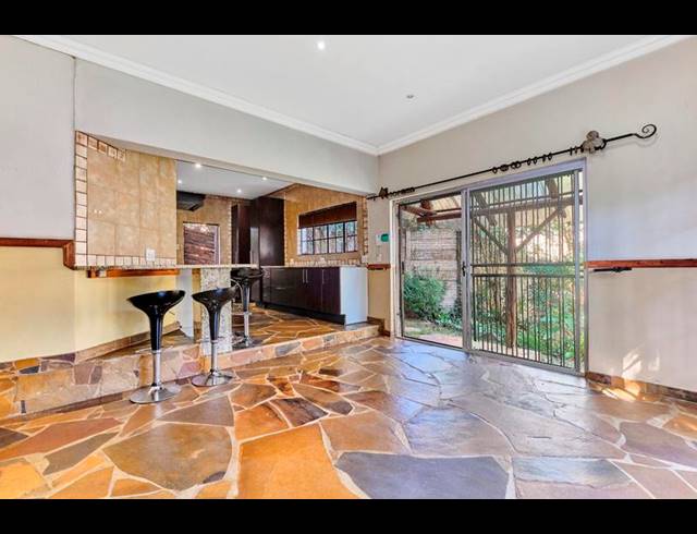 2 BEDROOM PROPERTY TO RENT IN BRYANSTON